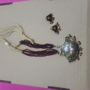 Necklace and earings